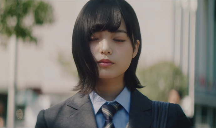 欅坂46 ｢ 二人セゾン ｣ センター：平手友梨奈 / 3rdシングル