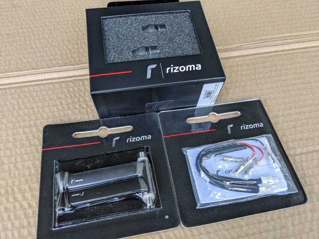 パニガーレV4S rizomaで極小ウィンカー＆ミラーレス化 | かっきーさん