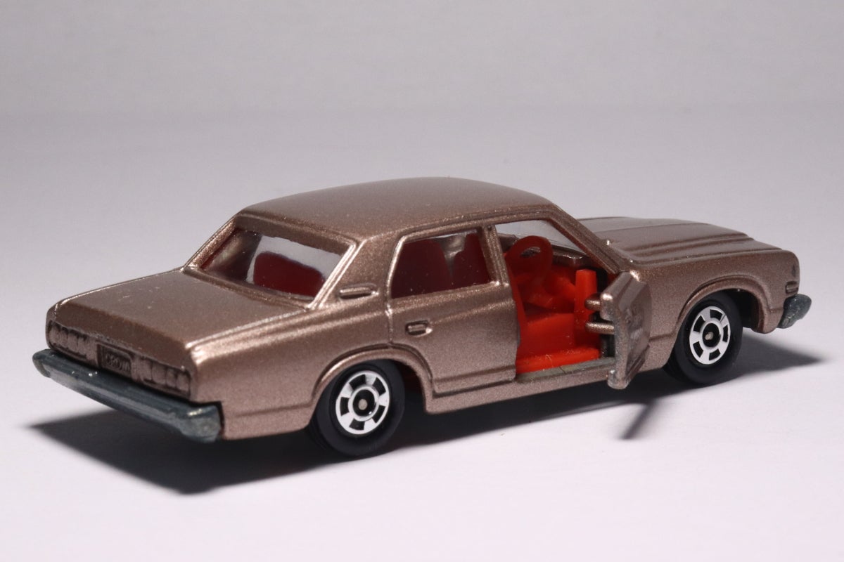 トミカ】王様の広間？「クラウン ロイヤルサルーン」 | 米子めだか