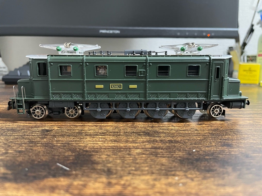 全然違うじゃないか！？(HAG Nr.141 SBB Ae 4/7 10901) | ツォイスの庭