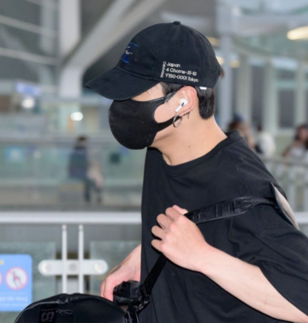 BTS】ジョングク着用キャップも販売 カルバンクライン原宿 8/29