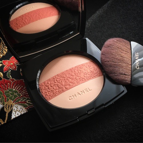 大活躍♪ シャネル 【限定】フェイスカラーパレット「ルミエール ドゥ