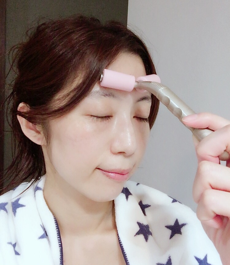 ズボラ人間のラクチン&簡単小顔ケアは、ホルミシスイオンローラー