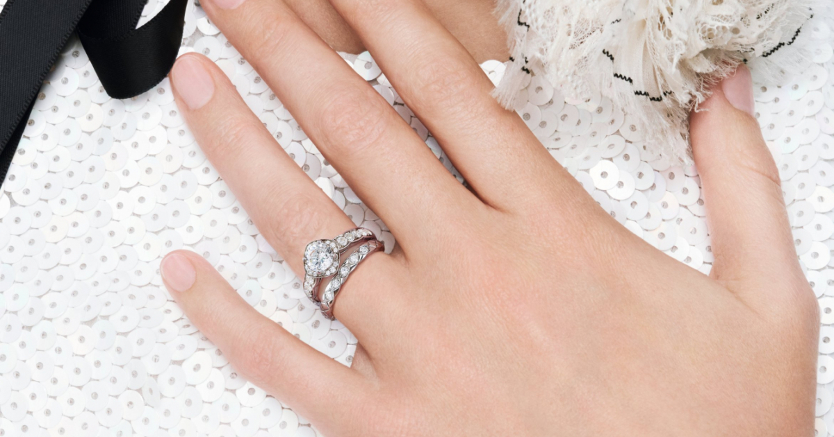 シャネルの「ココ クラッシュ」ブライダルコレクションから新作が誕生