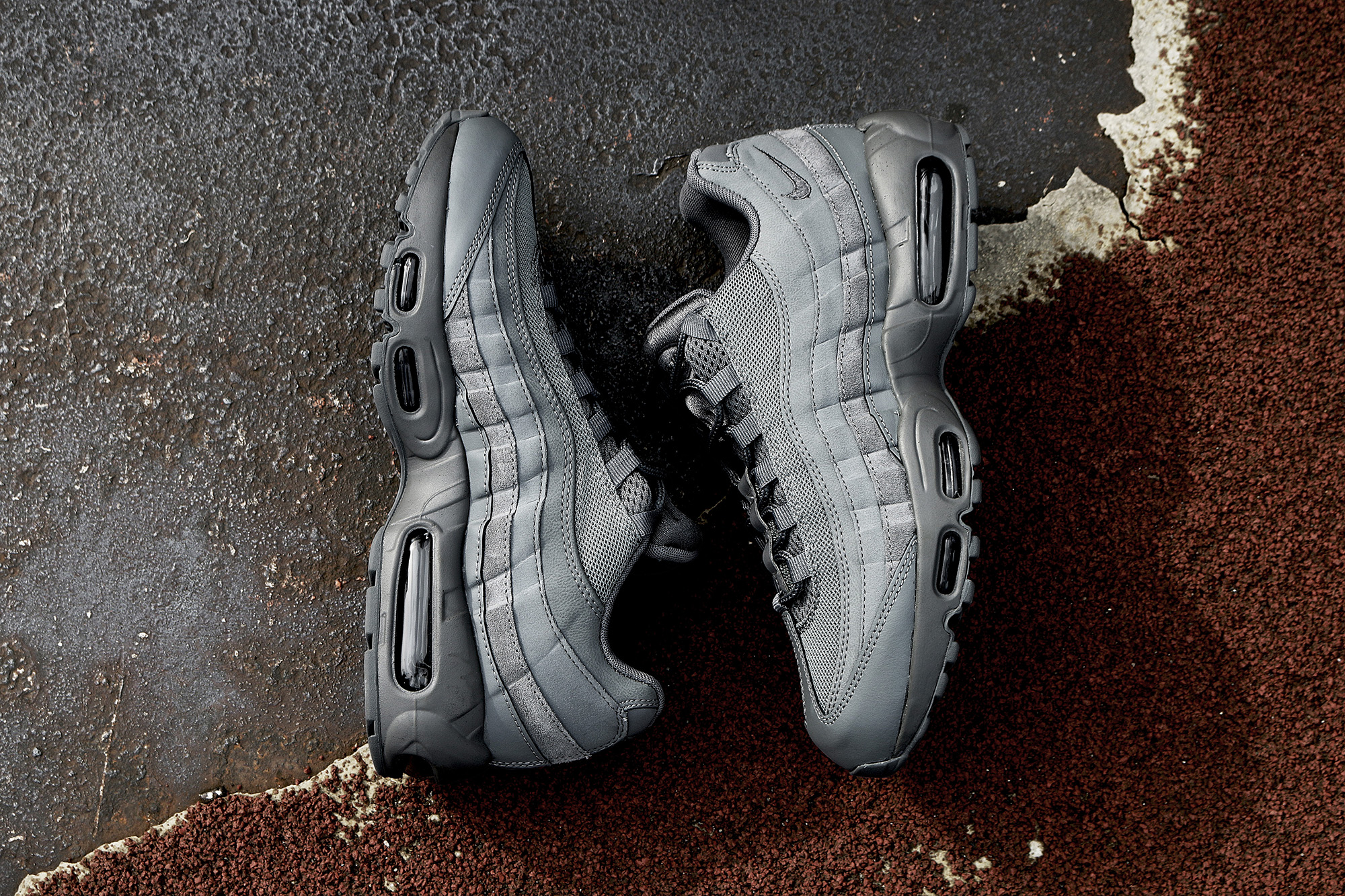 名作スニーカーAIR MAX 95！ブラックとグレイ限定発売 | GoodsPress