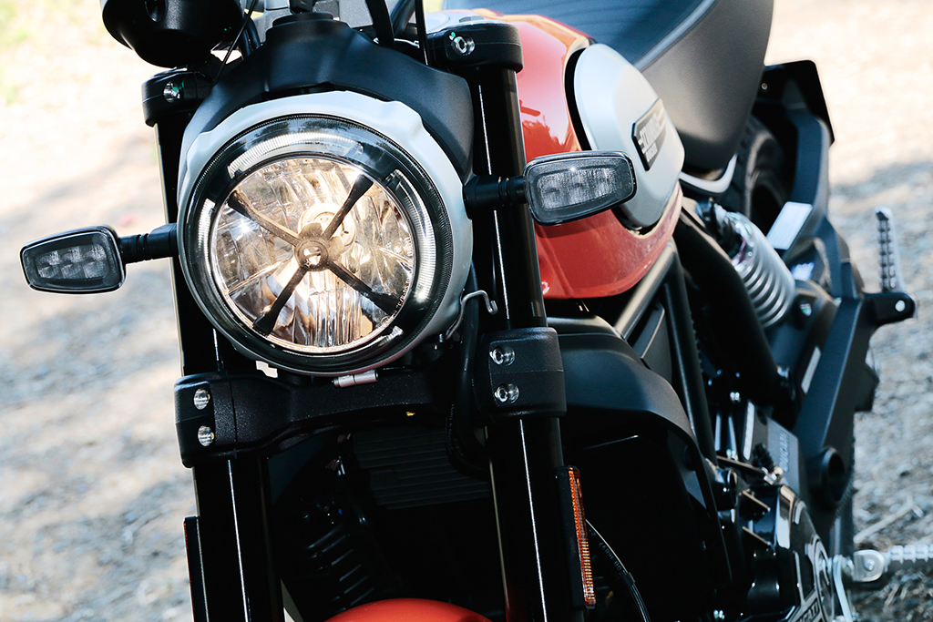 オフ車の魅力をストリートで！新世代のドゥカティ「スクランブラー」は