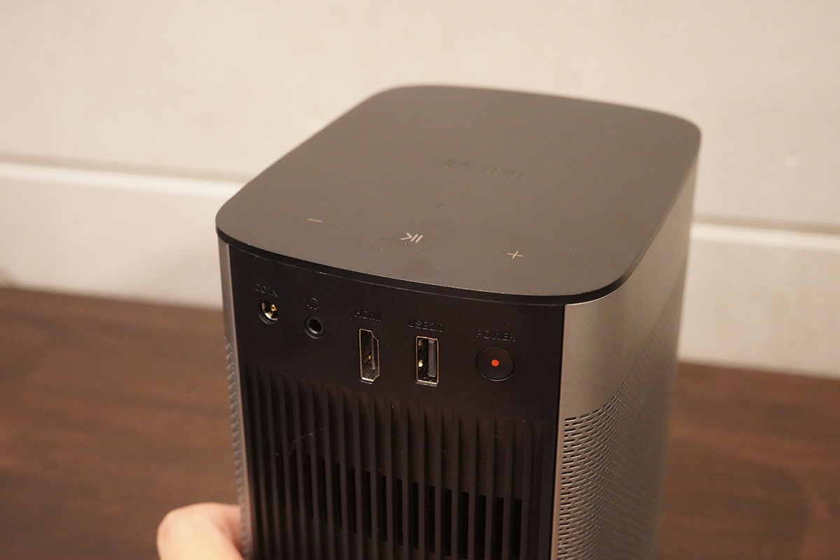 ポータブルプロジェクター「XGIMI Halo」で大画面スポーツ観戦に挑戦