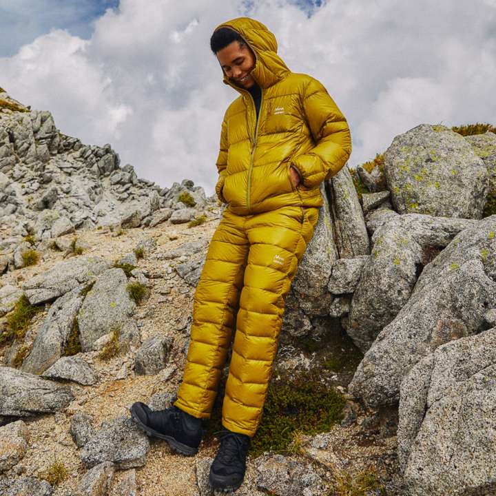 NANGA×Gramicciならではの動きやすいダウンウエアで冬のアウトドアを