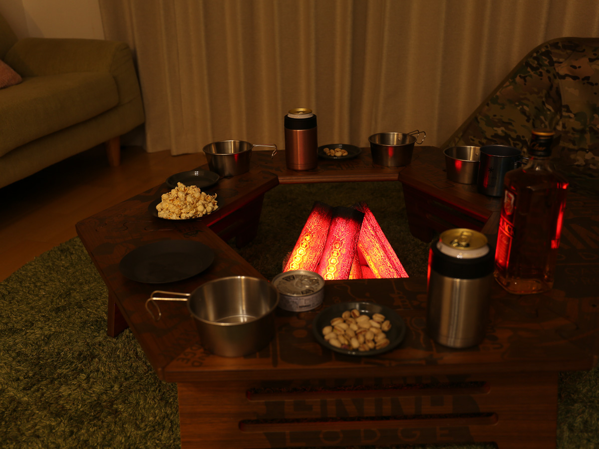 熱くないけど存在感ハンパない！超リアルな薪型LEDライト「薪男（まき