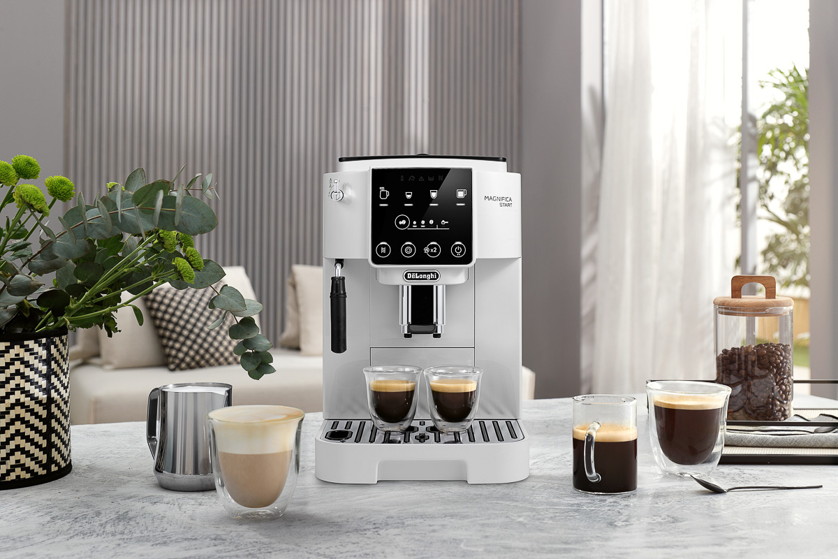 ブラックもいいけどカフェラテもね。デロンギ「マグニフィカ」がより