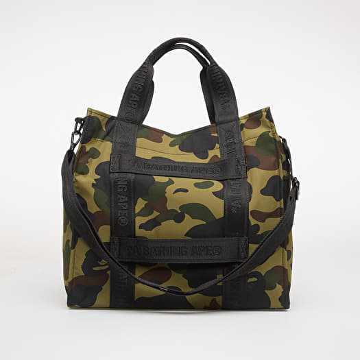 Crossbody bags A BATHING APE 1St Camo Sliding Tote Bag M Travel