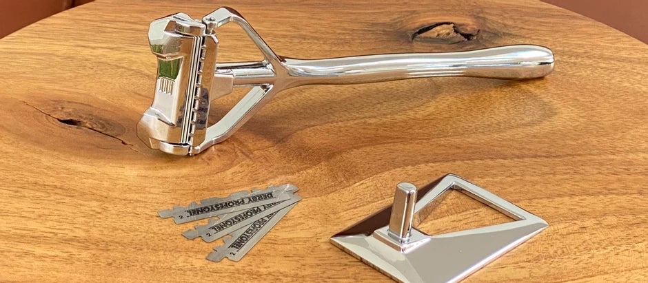 毎朝の髭剃りがエレガントな儀式に。サスティナブル首振り3枚刃