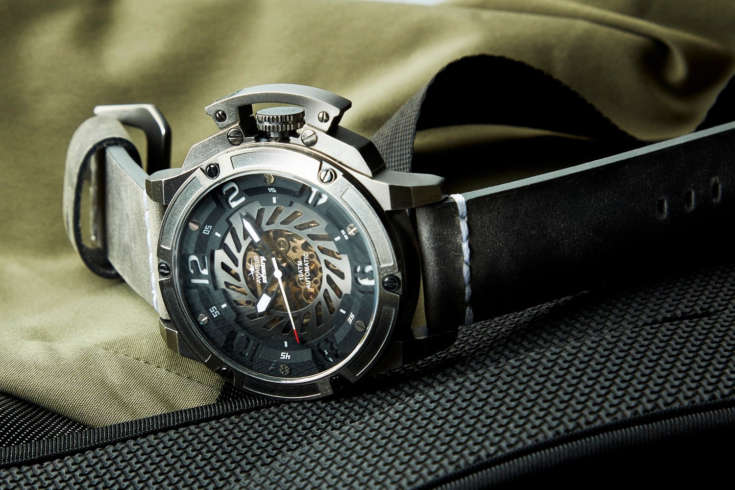 元戦闘機パイロット】が作った機械式腕時計が限定本数で先行予約開始