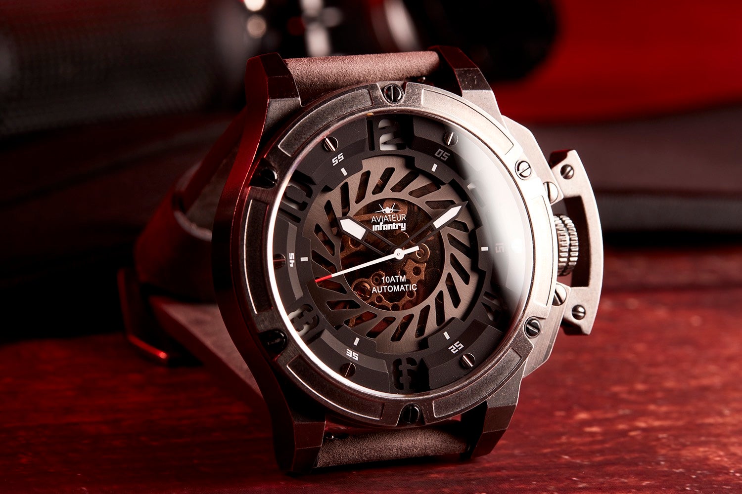 元戦闘機パイロット】が作った機械式腕時計が限定本数で先行予約開始