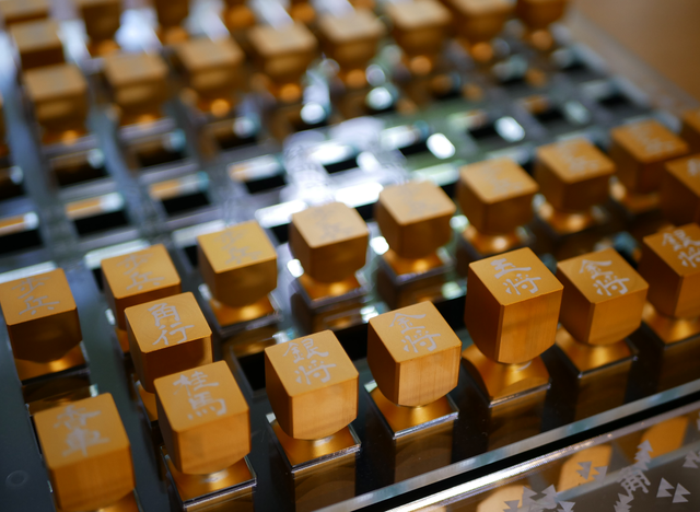 新感覚】JAXA公認グッズ製作者が作る、遊べる高級インテリア《メタル