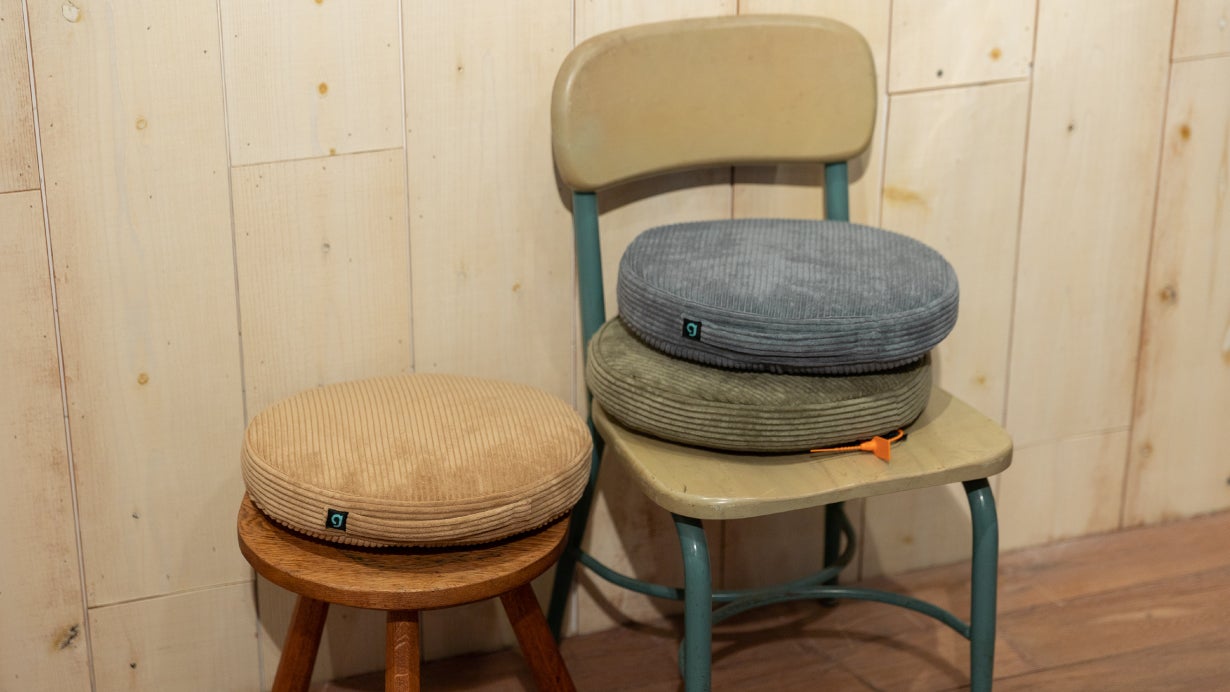 大人気コラボ第二弾！座るだけで体幹を鍛える「シークレットバランス