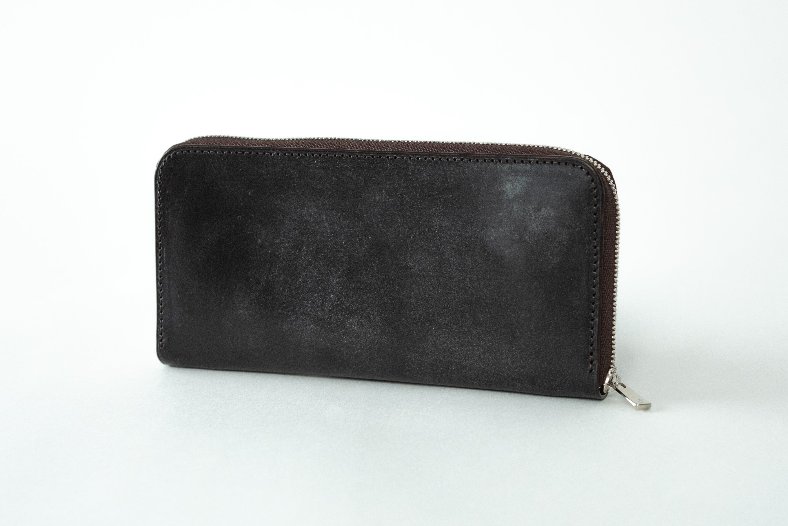 財布職人が最小の限界に挑んだラウンドジップ「メンズのための極小長