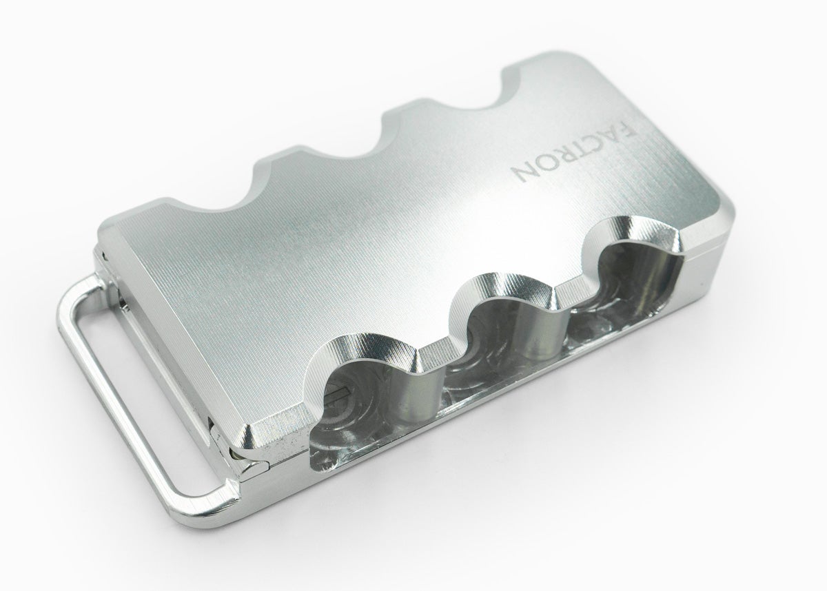 航空機素材のコインケース 軽量コンパクトで大容量 硬貨をキレイに整列