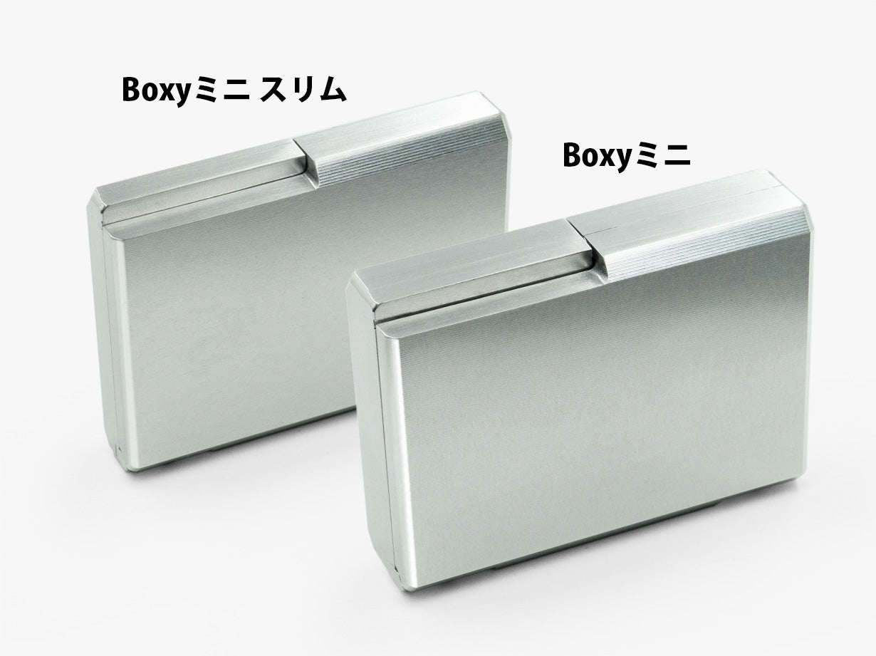 航空機素材のミニメタルウォレット。カードサイズでカードもコインも