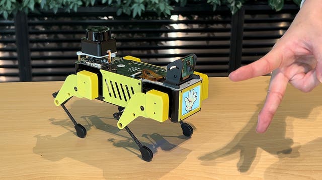 ChatGPT搭載！会話もできる四足歩行AIロボット犬『ミニぷぱ2