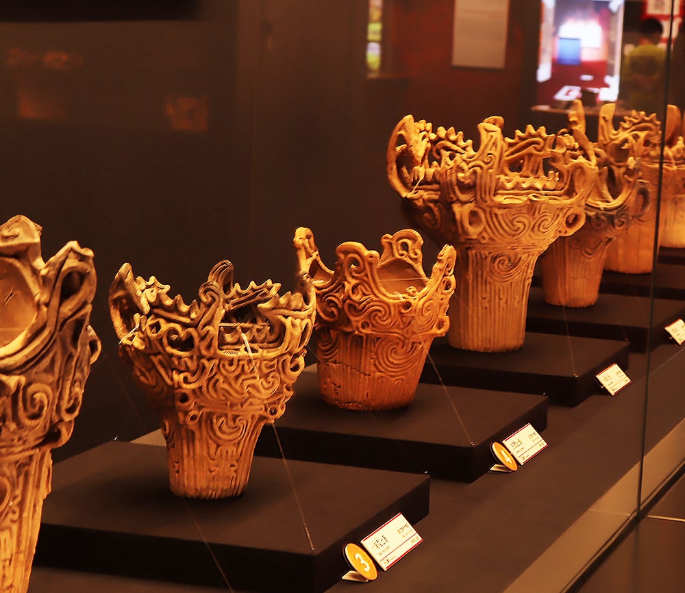 遥か縄文の記憶を身近にシルバーの【国宝の土偶＆火焔型土器】ミニ