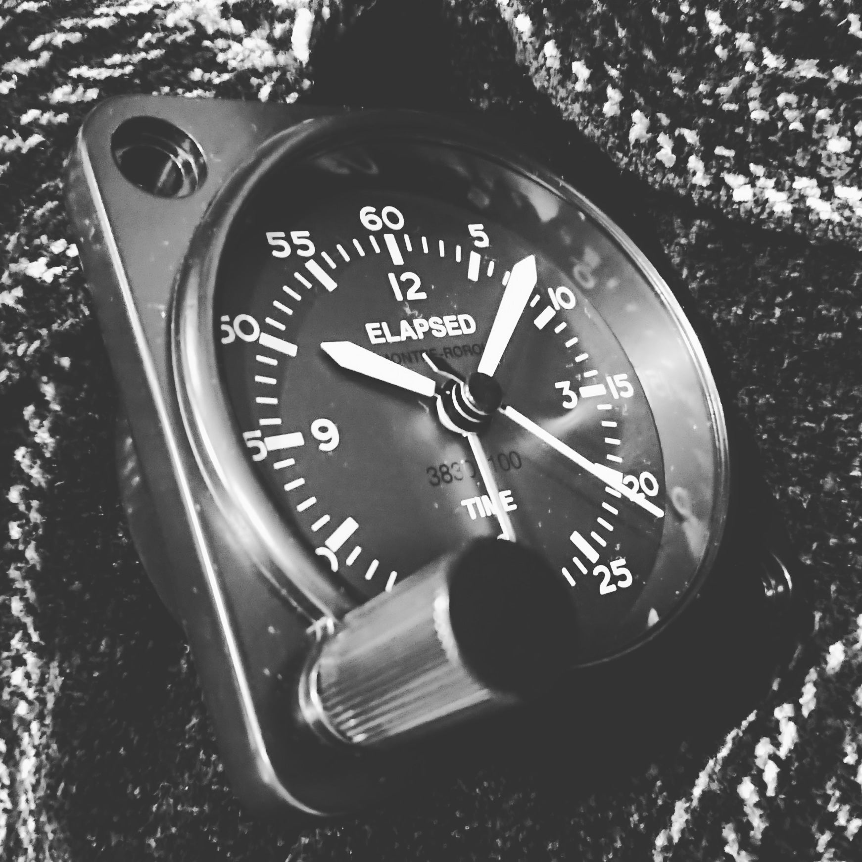 コックピットクロックELASPED TIME 目覚まし時計で復刻｜マクアケ