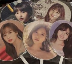 お値下げ可] TWICE ミナうちわ まとめ売り - メルカリ