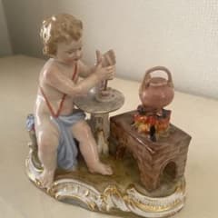 マイセン「ホットチョコレートを作る天使」四大元素:火 19世紀