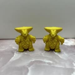 ウルトラ怪獣消しゴム ゴモラ 黄色 2匹 - メルカリ