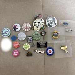 ピンズ、缶バッジまとめ売り - メルカリ