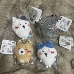 ちいかわ ハチワレとごきげんななかまマスコット - メルカリ