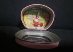 ハローキティ 世界の子犬のお散歩 シリーズのマスコットが入った