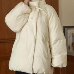 hinari ヒナリ 中綿リボンミドルコート アイボリー - メルカリ