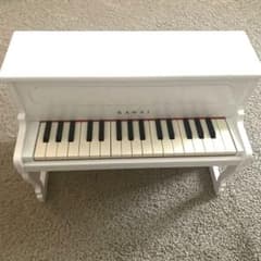 KAWAI ホワイト アップライトピアノ 32鍵 - メルカリ