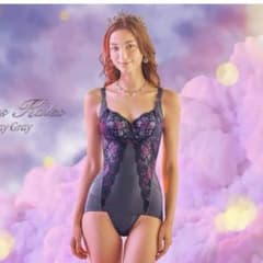 マルコ カーヴィシャスカレス 限定カラー - メルカリ