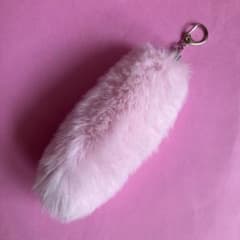 ピンクのしっぽ キーホルダー ボリューミィ 13 しっぽ - メルカリ