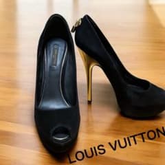ルイヴィトン パドロック付黒パンプス37 高級感と履きやすさ兼ね備えた