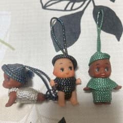 キューピー ストラップ 人形 セット ハイハイ 黒人 - メルカリ