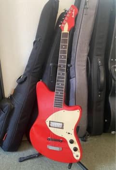 Eastwood Guitars Airline Bobkat Red - メルカリ
