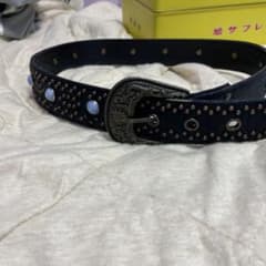 スタッズ付き黒レザーベルト - メルカリ