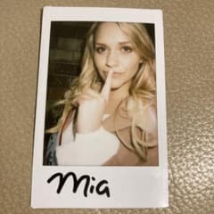 ミア・楓・キャメロン 直筆サイン入り チェキ - メルカリ