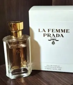 2026年最新】prada 香水 la femmeの人気アイテム - メルカリ