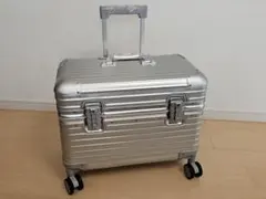 2026年最新】rimowa pilotの人気アイテム - メルカリ