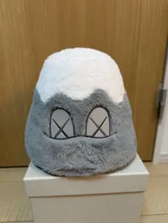 2026年最新】kaws holidayの人気アイテム - メルカリ