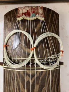 お琴 13弦 並甲、すだれ彫り、龍頭、舌に蒔絵