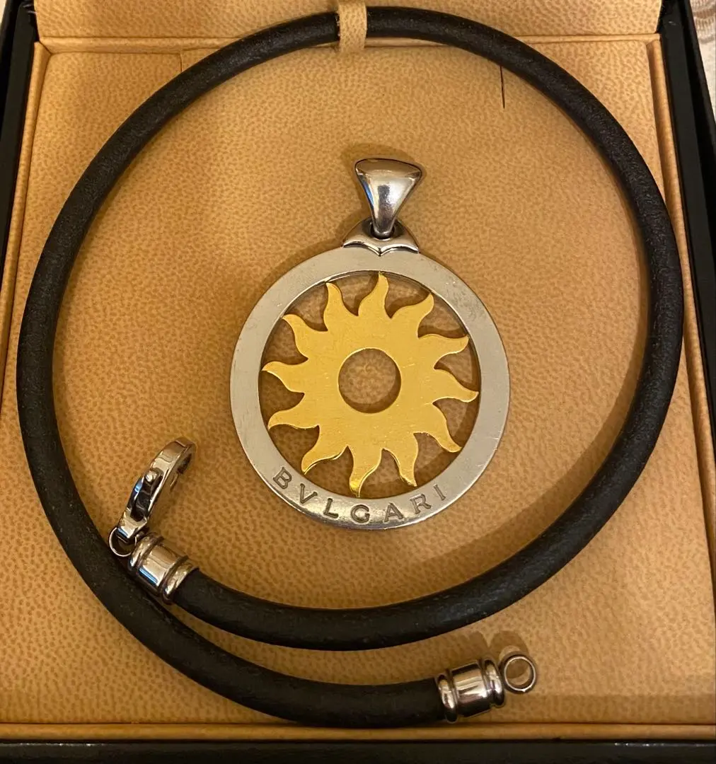 2026年最新】ブルガリ レザー チョーカーの人気アイテム - メルカリ