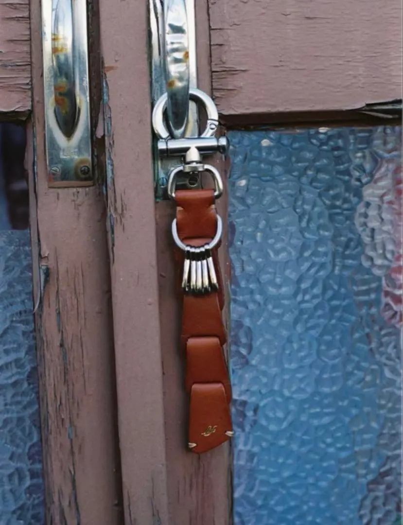 2026年最新】lLIFE leather key chainの人気アイテム - メルカリ