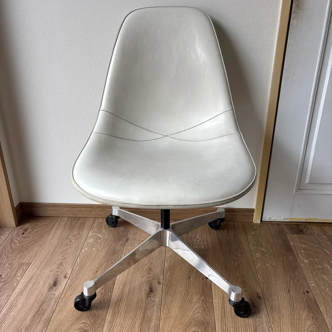 2026年最新】イームズ ナウガレザーの人気アイテム - メルカリ