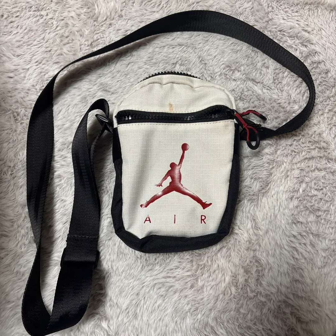 2026年最新】AIR JORDAN ショルダーバッグの人気アイテム - メルカリ