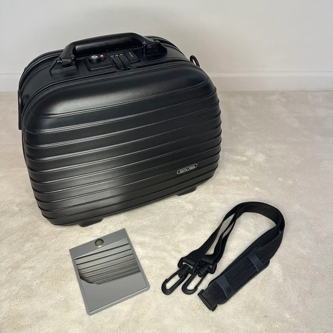 2026年最新】リモワ ビューティーケースの人気アイテム - メルカリ
